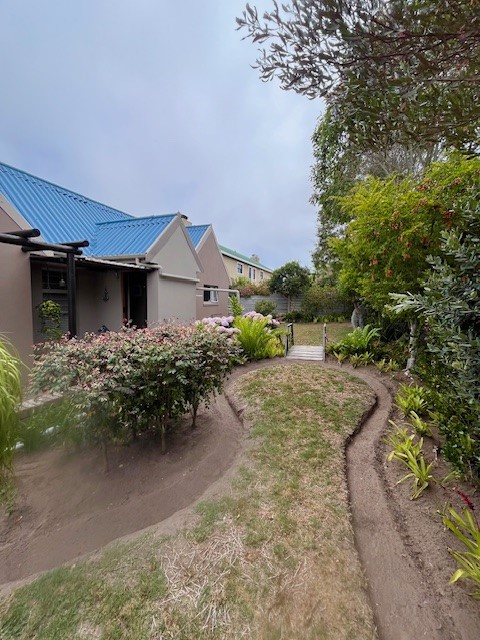 4 Bedroom Property for Sale in Herolds Bay Western Cape